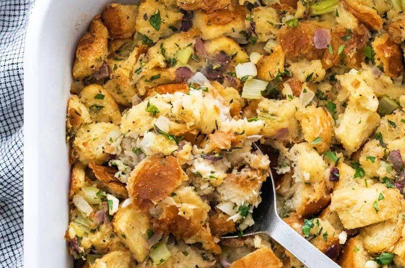Easy Herb Stuffing (Easy & Flavorful)